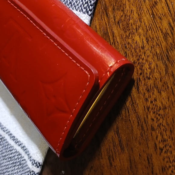 Louis Vuitton Red Key Case - Picture 4 of 13